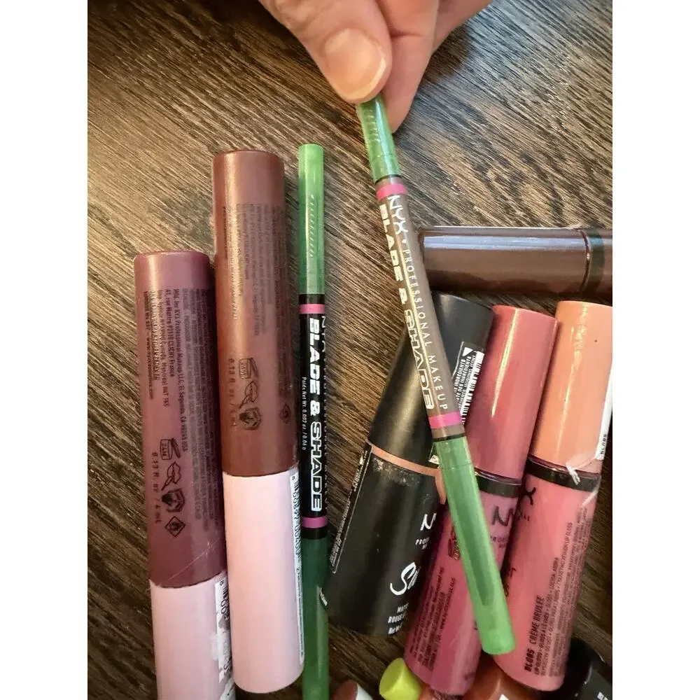 NYX Lip Bundle Butter Gloss, Lipstick 11 Lip Products NEW